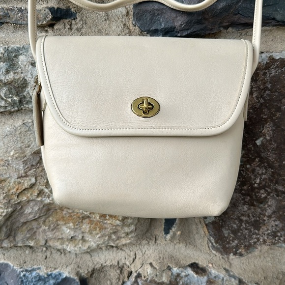 Coach Vintage Quincey 9919 Turnlock Leather Crossbody – Bone/Ivory - Picture 2 of 9